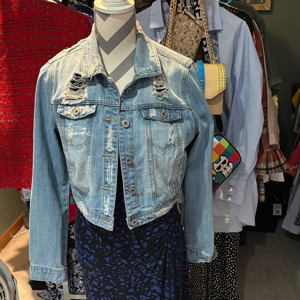HWY Jeans Distressed Light Blue Denim Jacket ❤️